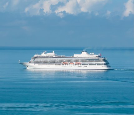 Cruise ship sailing in the Caribbean